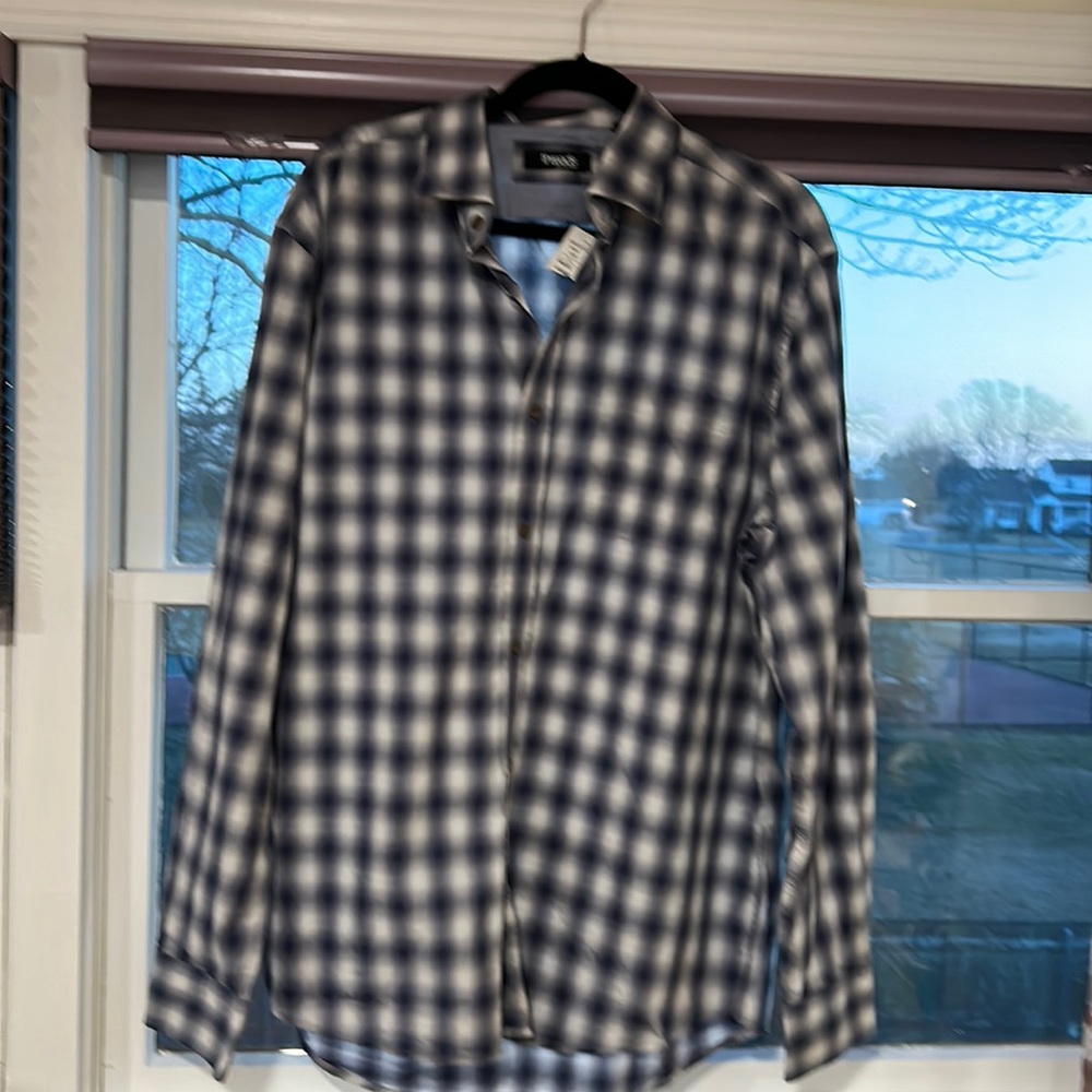 Brand new Threads Saks Fifth Ave mens button down shirt in XL. A